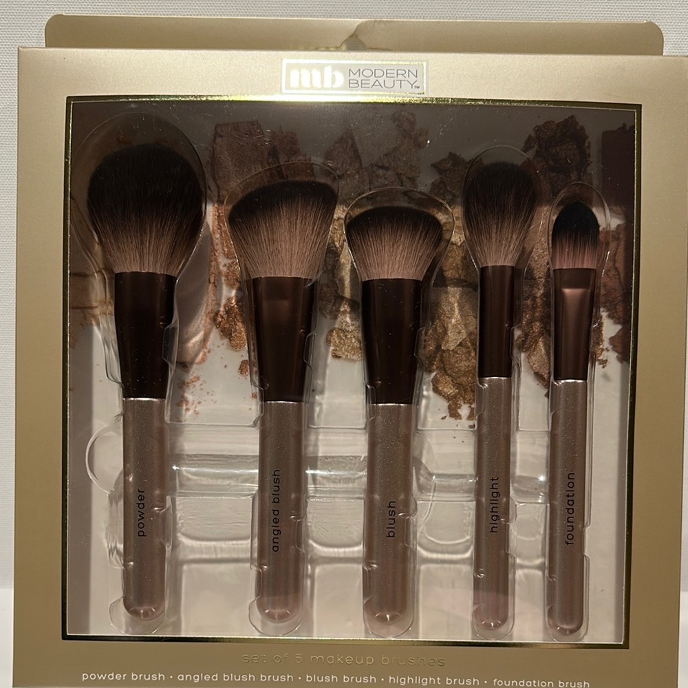 Modern Beauty (5) Piece Makeup Brush Set.